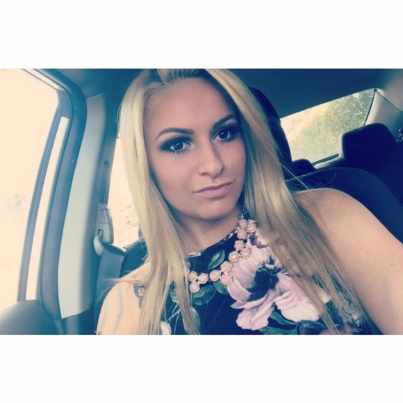 Meet your Posher, Erica - Picture 1 of 1